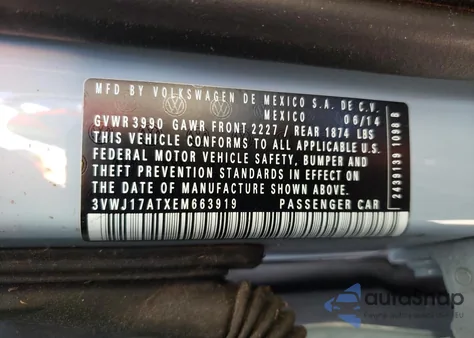 2014 Volkswagen Beetle 1.8T z USA, uszkodzony, nr VIN 3VWJ17ATXEM663919